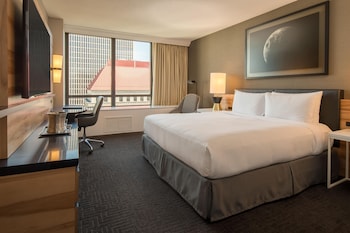 Room, 1 King Bed, Bathtub, City View