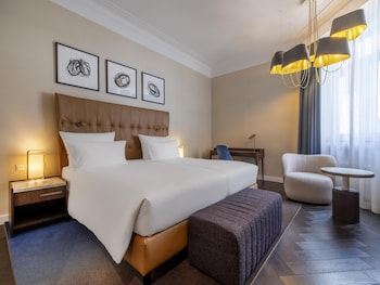 Deluxe Room, 1 King Bed