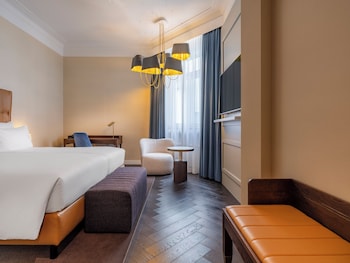 Deluxe Room, 1 King Bed