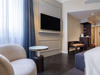 Deluxe Room, 1 King Bed