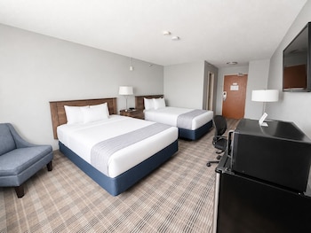 Room, 2 Queen Beds, Accessible, Non Smoking (Mobility, Roll-in Shower)