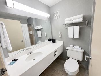 Room, 2 Queen Beds, Accessible, Non Smoking (Mobility, Roll-in Shower)
