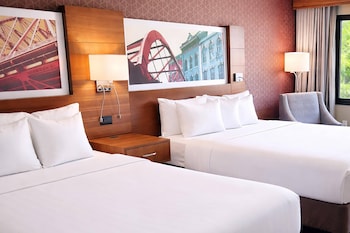 Room, 2 Queen Beds, Accessible, Non Smoking