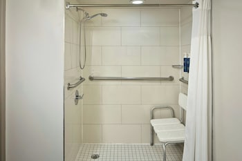 Room, 1 King Bed, Hearing Accessible
