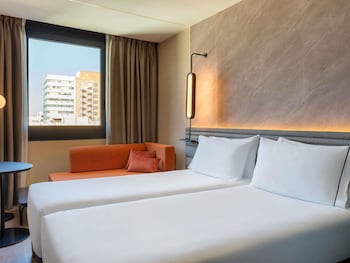 Standard Room, 1 Queen Bed