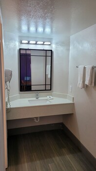 Deluxe 2 Queen Beds