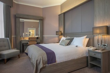 Premium Room, 1 King Bed (Bath Shower Combination)