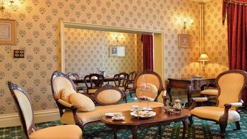 Suite, 1 King Bed (Victorian)
