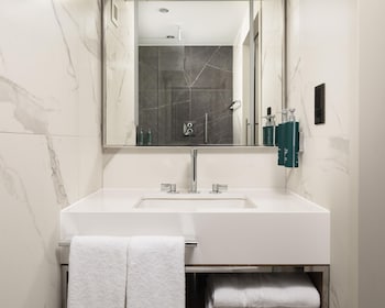 Executive Room, 1 King Bed