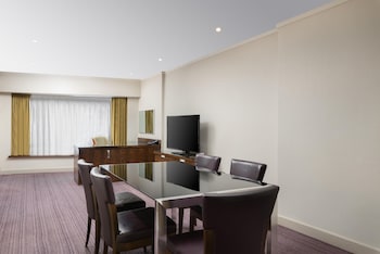 Studio Suite, 1 King Bed, Kitchenette