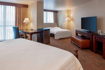 Junior Suite, 1 King Bed with Sofa bed
