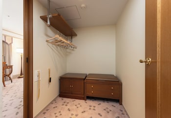 Executive Suite, Non Smoking, Mountain View
