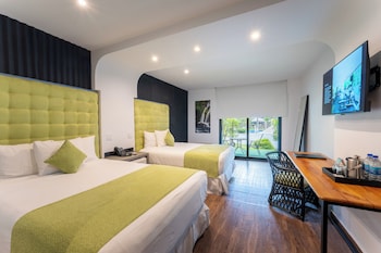 Room, Multiple Beds, Pool Access, Pool View