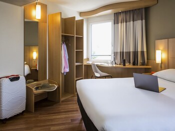 Room, Multiple Beds