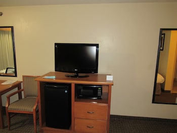 Suite, 2 Queen Beds, Non Smoking, Refrigerator & Microwave