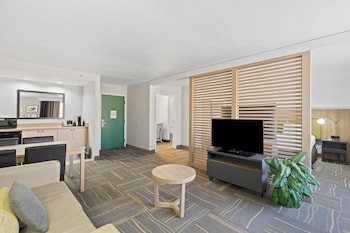 One King Suite