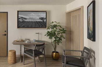 Room, 2 Queen Beds, Accessible (Mobility, Roll-In Shower)
