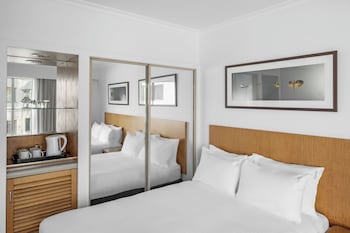 Standard Room, 1 Queen Bed