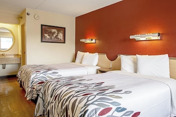 Suite, Multiple Beds (Smoke Free)