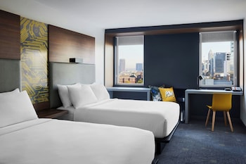 Room, 2 Queen Beds, City View