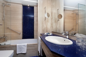 Standard Room (With extra bed)
