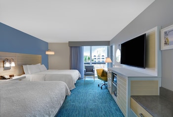 Room, 2 Queen Beds, Balcony (No View)