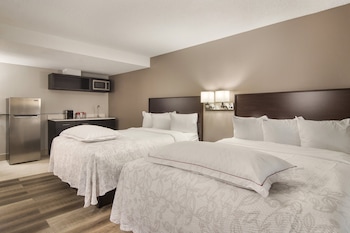 Premium Suite, Multiple Beds, Accessible, Kitchenette (Upgraded Bedding & Snack, Smoke Free)
