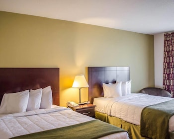 Room, 2 Bedrooms, Non Smoking (1 King bed and 2 Double beds)