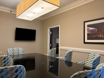 Room, 1 King Bed, Non Smoking (Conference Room)