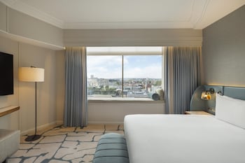 Family Suite, Multiple Beds, Bathtub