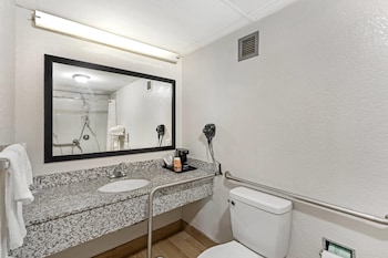 Room, 2 Queen Beds, Accessible, Non Smoking