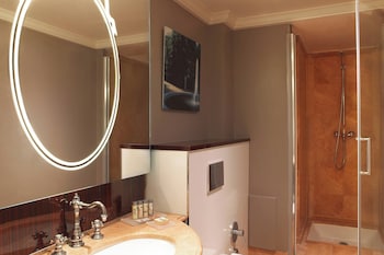 Room, 1 King Bed, Garden View