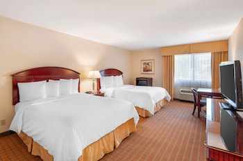 Standard Room, 2 Queen Beds, Non Smoking, Refrigerator