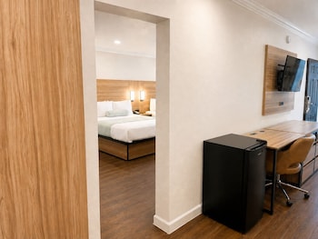 Deluxe Suite, 2 Bedrooms, 2 Bathrooms