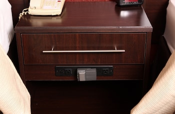 Superior Room, 1 King Bed, Accessible (Smoke Free)