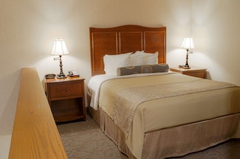 Suite, 1 Queen Bed, Non Smoking, Jetted Tub