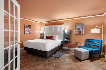 Suite, 1 King Bed, Non Smoking, Jetted Tub