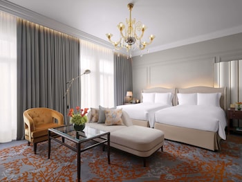 Luxury Double Room, 2 Queen Beds (419sf, 39sm)