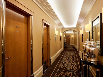 Suite, 1 Bedroom (581sf, 54sm)