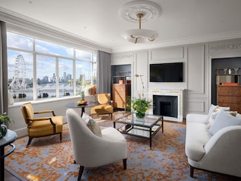 Suite, 1 Bedroom, River View ( 656sf, 61sm)