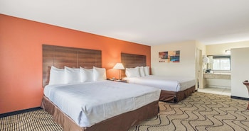 Standard Room, 2 Queen Beds, Non Smoking, Kitchen (Full Kitchen)