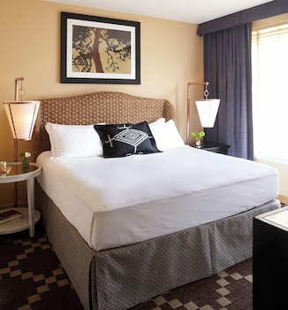 Room, 1 King Bed, River View