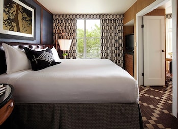Suite, Fireplace
