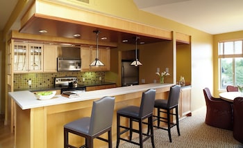 Room, 1 Bedroom (RiverPlace Residence)
