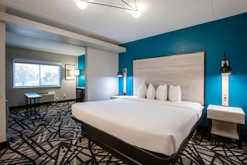 Suite, 1 King Bed, Non Smoking