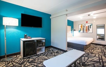 Suite, 1 King Bed, Non Smoking