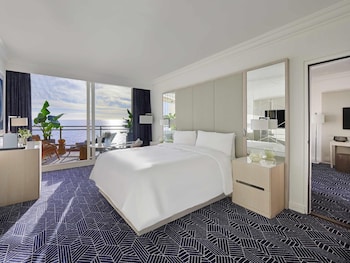 Riviera Suite, sea view, Kingsize bed or double beds