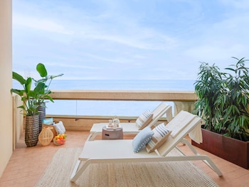Signature sea view, Two double beds