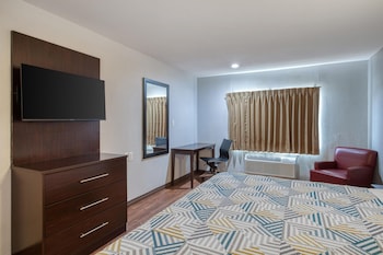 Standard Room, 1 King Bed, Non Smoking, Refrigerator & Microwave
