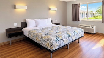 Standard Room, 1 King Bed, Non Smoking